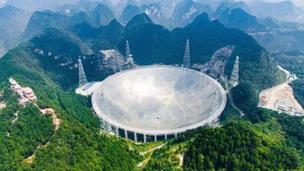 人教版语文教材新增一篇课文，致敬这位伟大的“追星”者
