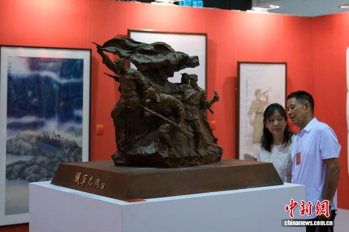 “铭记历史 珍爱和平——纪念中国人民抗日战争暨世界反法西斯战争胜利80周年名家名作展”在香港开幕