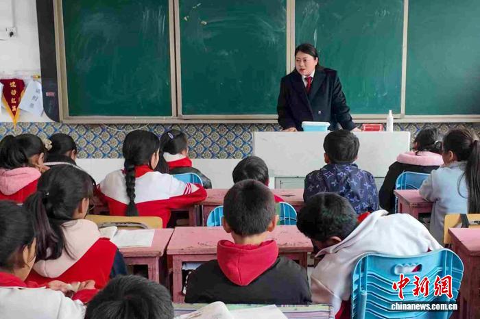 （辉煌60载 魅力新西藏）门巴族法官见证墨脱之变：从“高原孤岛”到法治之县