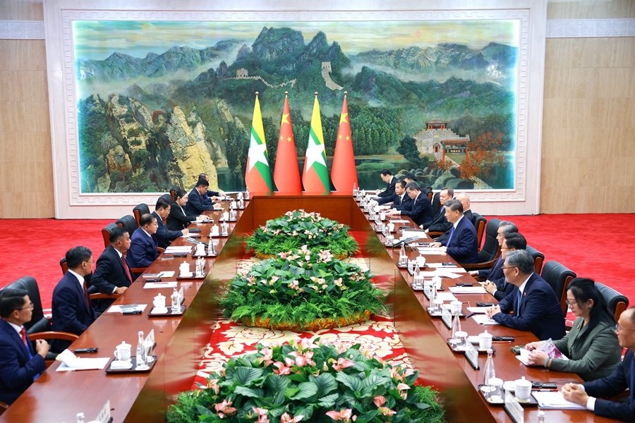 上合组织天津峰会丨习近平会见缅甸代总统敏昂莱