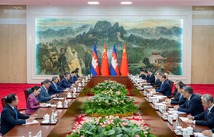 上合组织天津峰会丨习近平会见柬埔寨首相洪玛奈