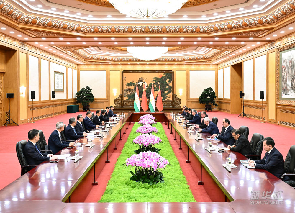 新华图讯｜习近平会见塔吉克斯坦总统拉赫蒙