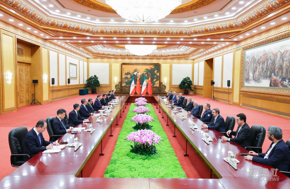 新华图讯｜习近平会见伊朗总统佩泽希齐扬