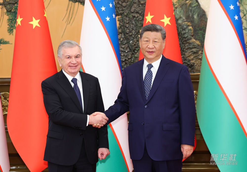 习近平会见乌兹别克斯坦总统米尔济约耶夫