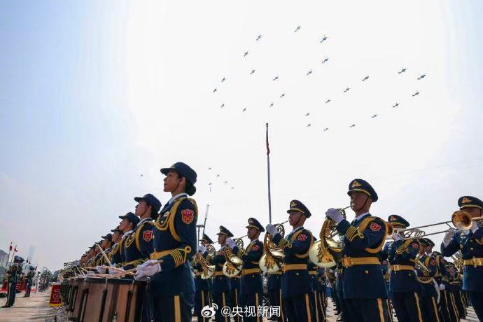 点燃全场！最大规模联合军乐团奏响抗战经典