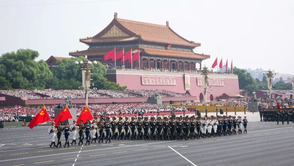 “中国排面”，怎么拍都是帅！