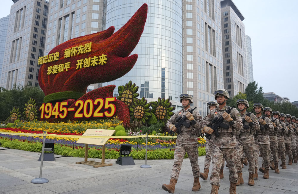 新华社出图 | 带你看胜利日大阅兵这一天！
