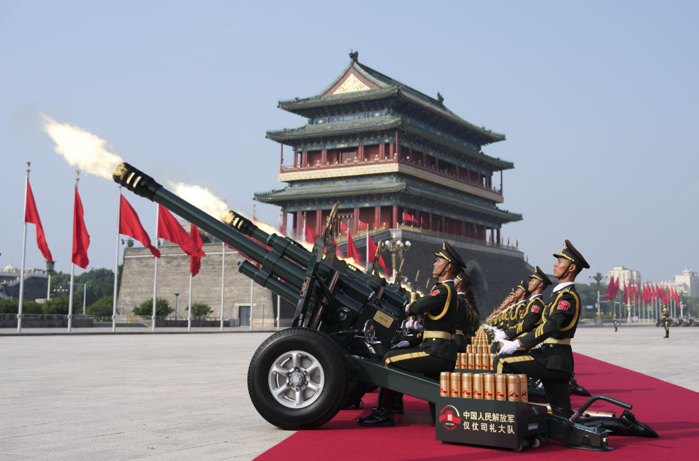 新华社出图 | 带你看胜利日大阅兵这一天！