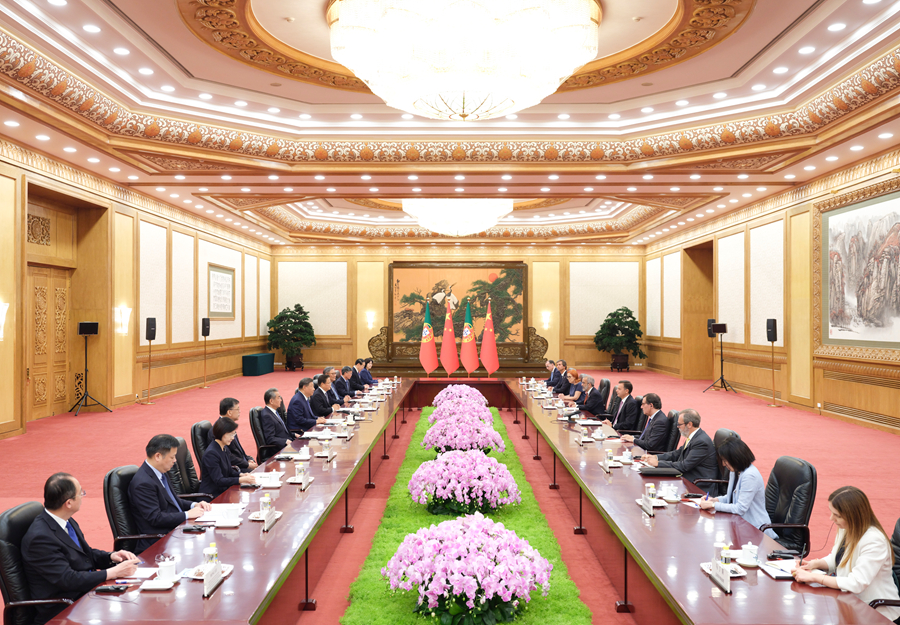 习近平会见葡萄牙总理蒙特内格罗