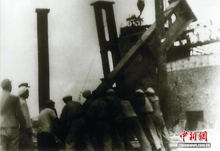 （砥砺奋进七十载 天山南北谱华章）炉火不熄：新疆八钢七十余载蜕变记