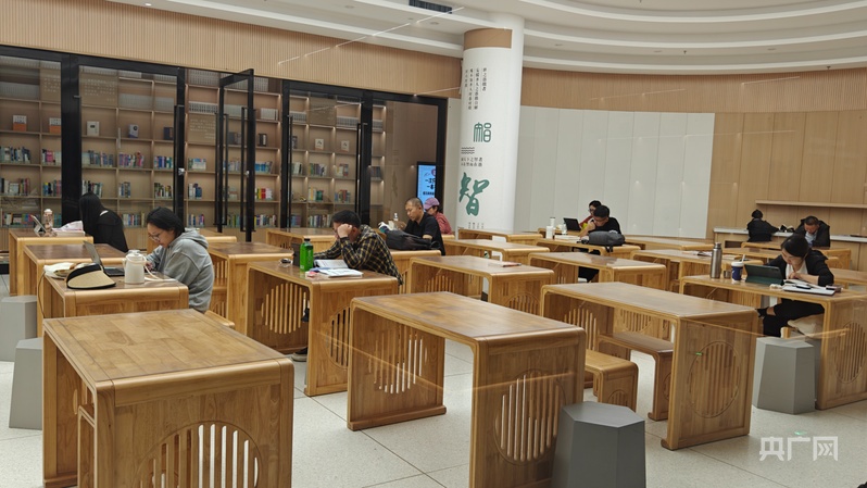 【人民城市·温情中国】乌鲁木齐：城市脉动中的民生温度