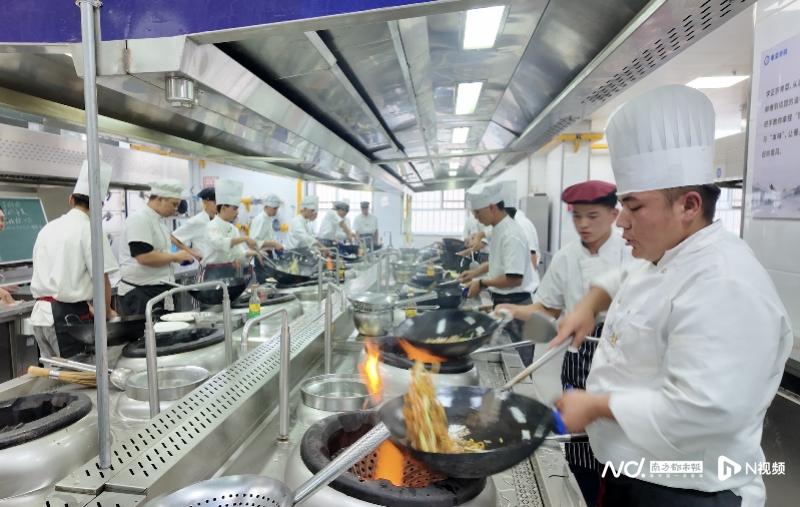 粤暖天山写新篇：广东在教育等多领域支援建设美丽新疆的努力