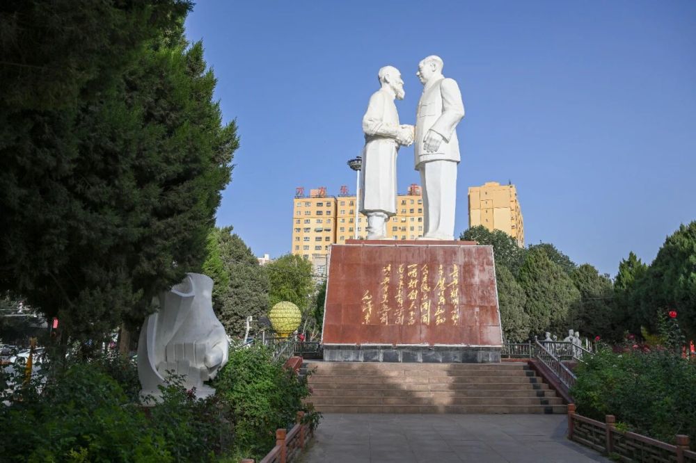 心向北京——库尔班大叔跨越时空的传承｜新华深读
