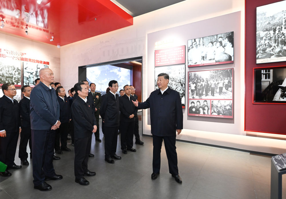 学习新语丨跟着总书记感受新疆70年的沧桑巨变