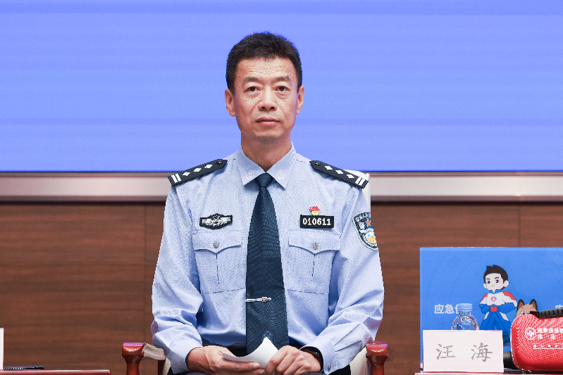 高速公路遇事故，牢记自救“九字诀”