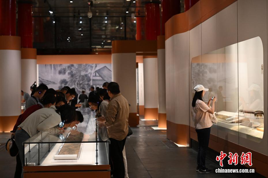“百年守护——从紫禁城到故宫博物院”展在北京故宫博物院展出