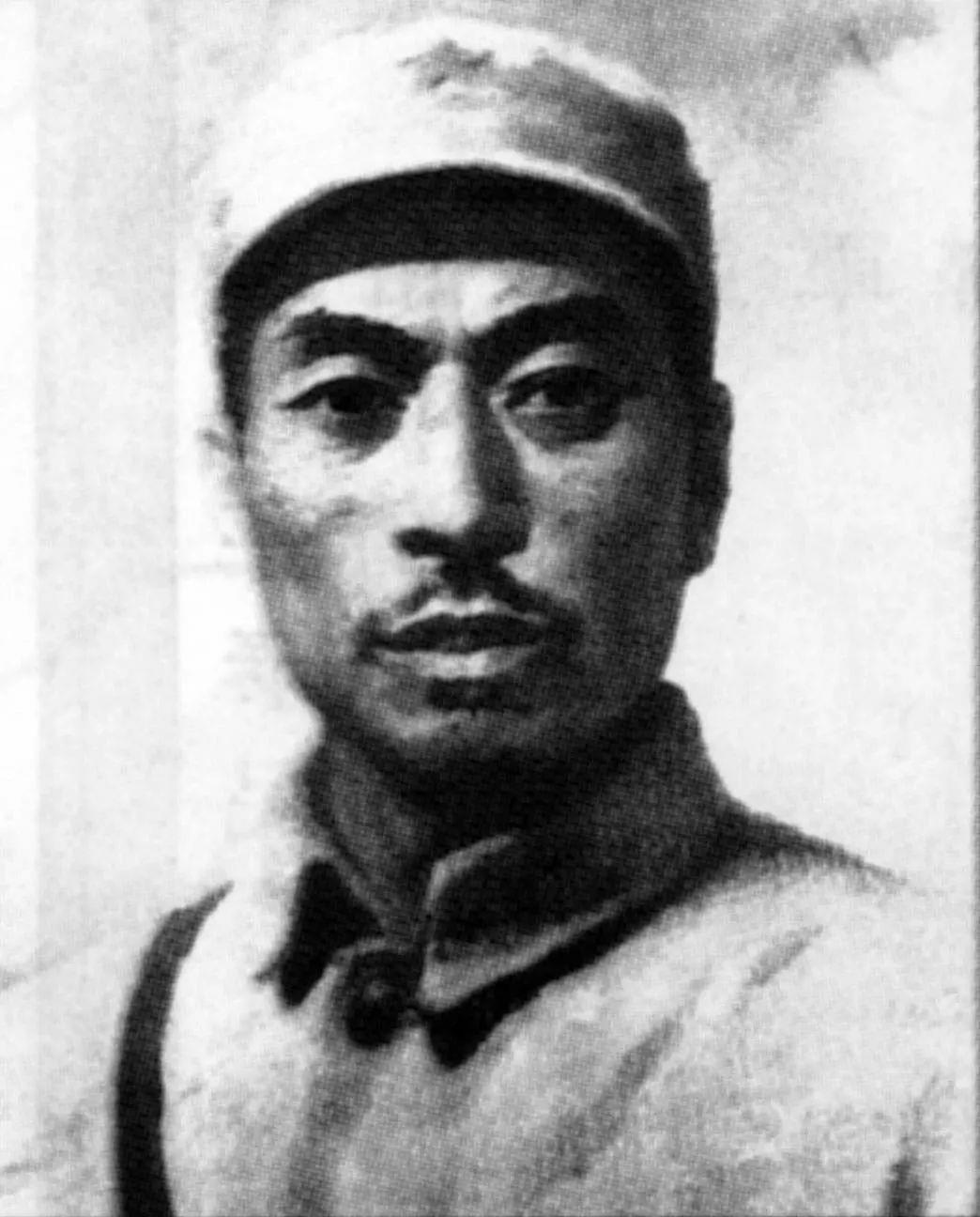 今天，致敬人民英雄！