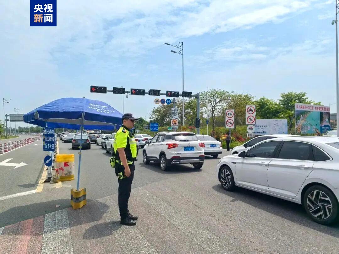 湾区速评丨机关假期免费停车 开门的诚意 开放有深意