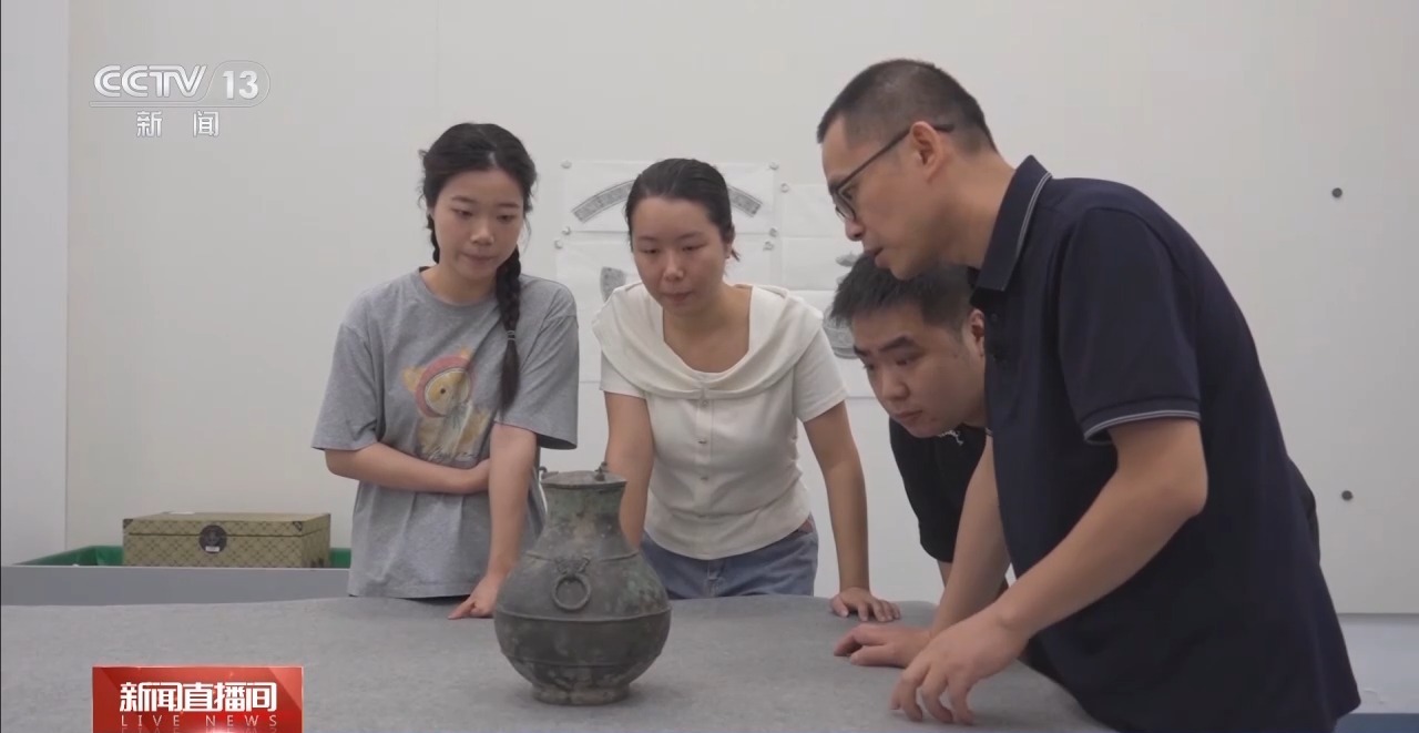 校馆弦歌丨千年文物汇聚浙大艺博馆 青春力量接续文化传承