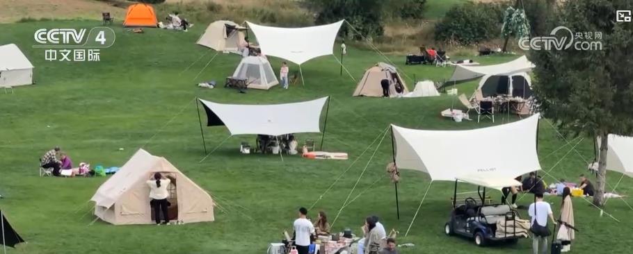 人气旺、活力足！双节假期文旅消费热潮涌动 假日经济持续升温