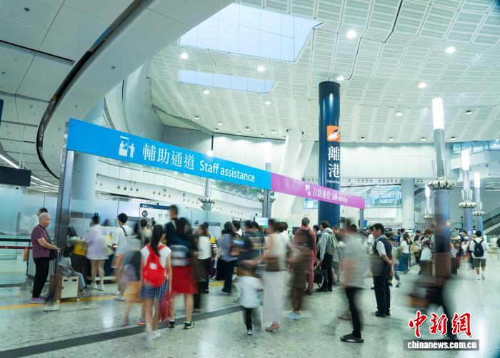 国庆中秋假期前7天约128.5万人次内地旅客访香港