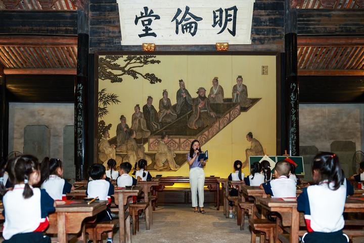 镜观·回响｜以文化人 以文育人