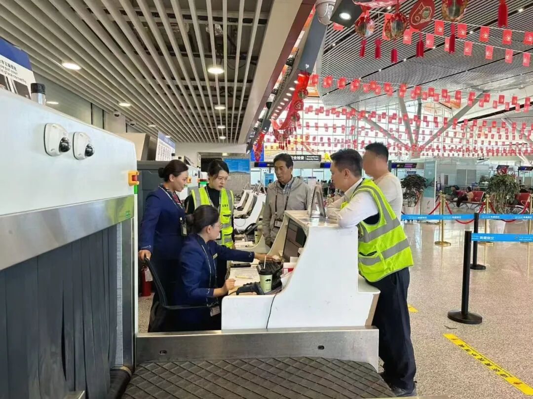 事发西藏！航班全满，为四岁眼伤女童抢出生命通道……