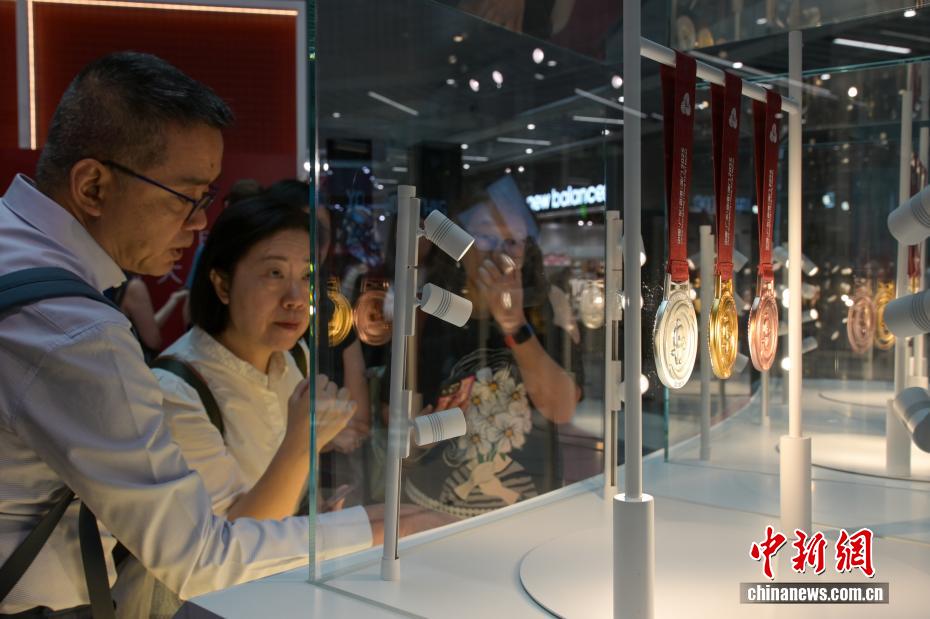 第十五届全国运动会奖牌亮相香港