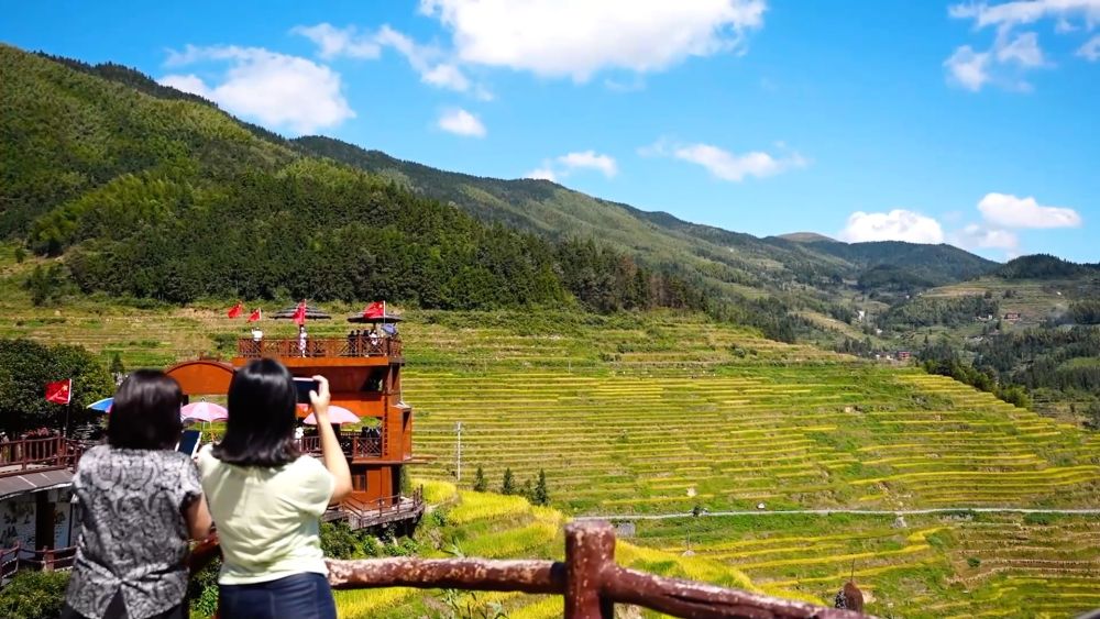 新华视点｜金秋文旅亮点纷呈 消费新场景激发经济强劲动能