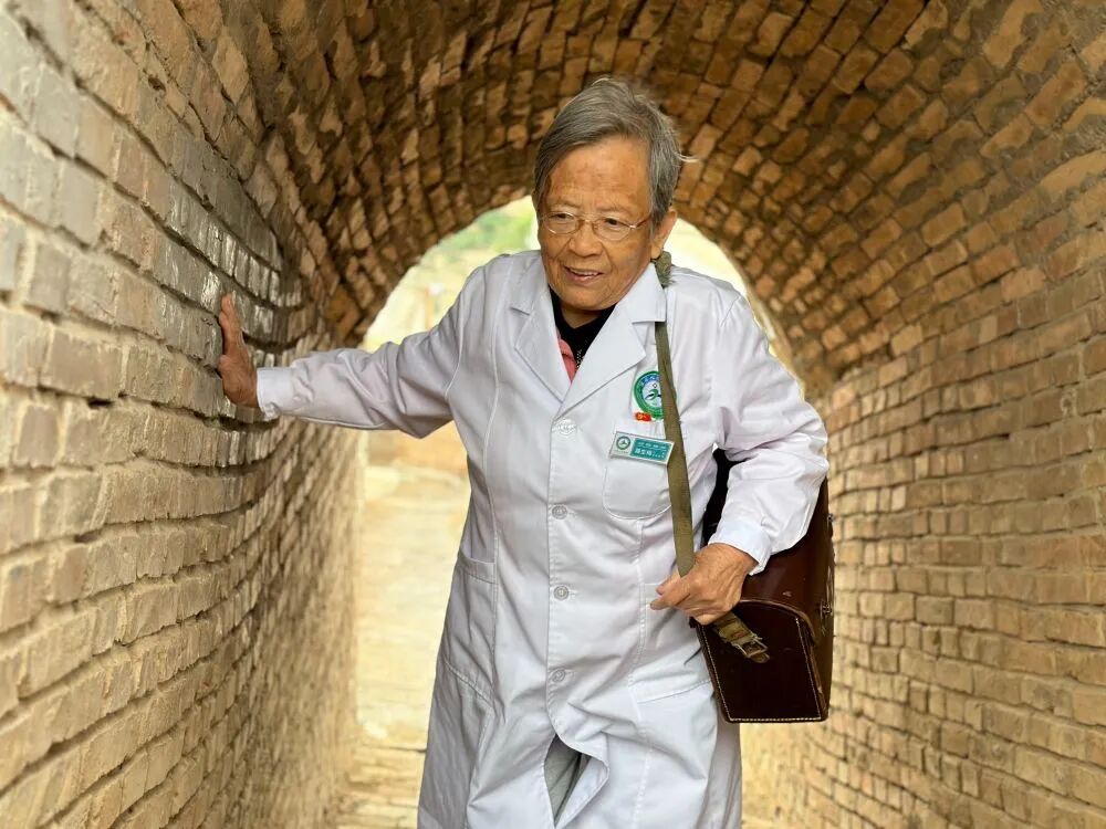 你可知道路生梅？