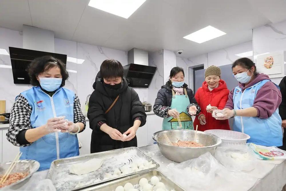 时政微观察丨非凡“十四五”，民生答卷有厚度更有温度
