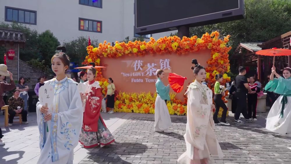 新华视点｜新经济、新消费双轮驱动：多领域迸发新活力