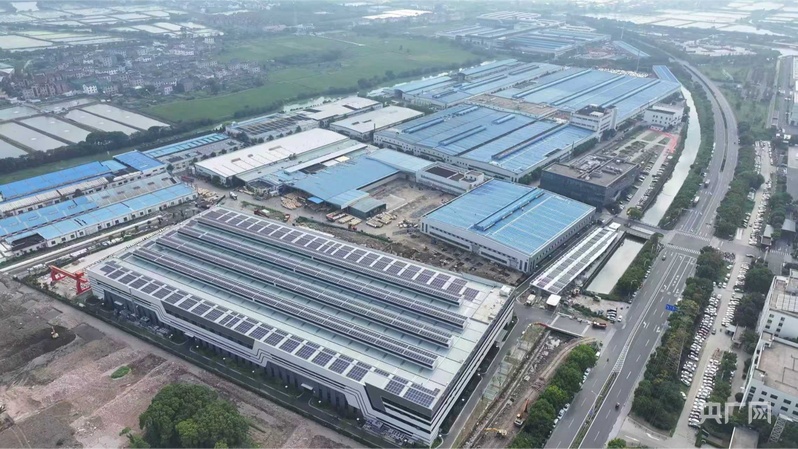 民营经济新观察｜从“草根”到“树根” 一座小镇的产业突围