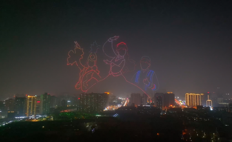 千架无人机炫技乌鲁木齐夜空 推动“低空经济+文旅产业”融合发展 千架无人机炫技乌鲁木齐夜空 推动“低空经济+文旅产业”融合发展