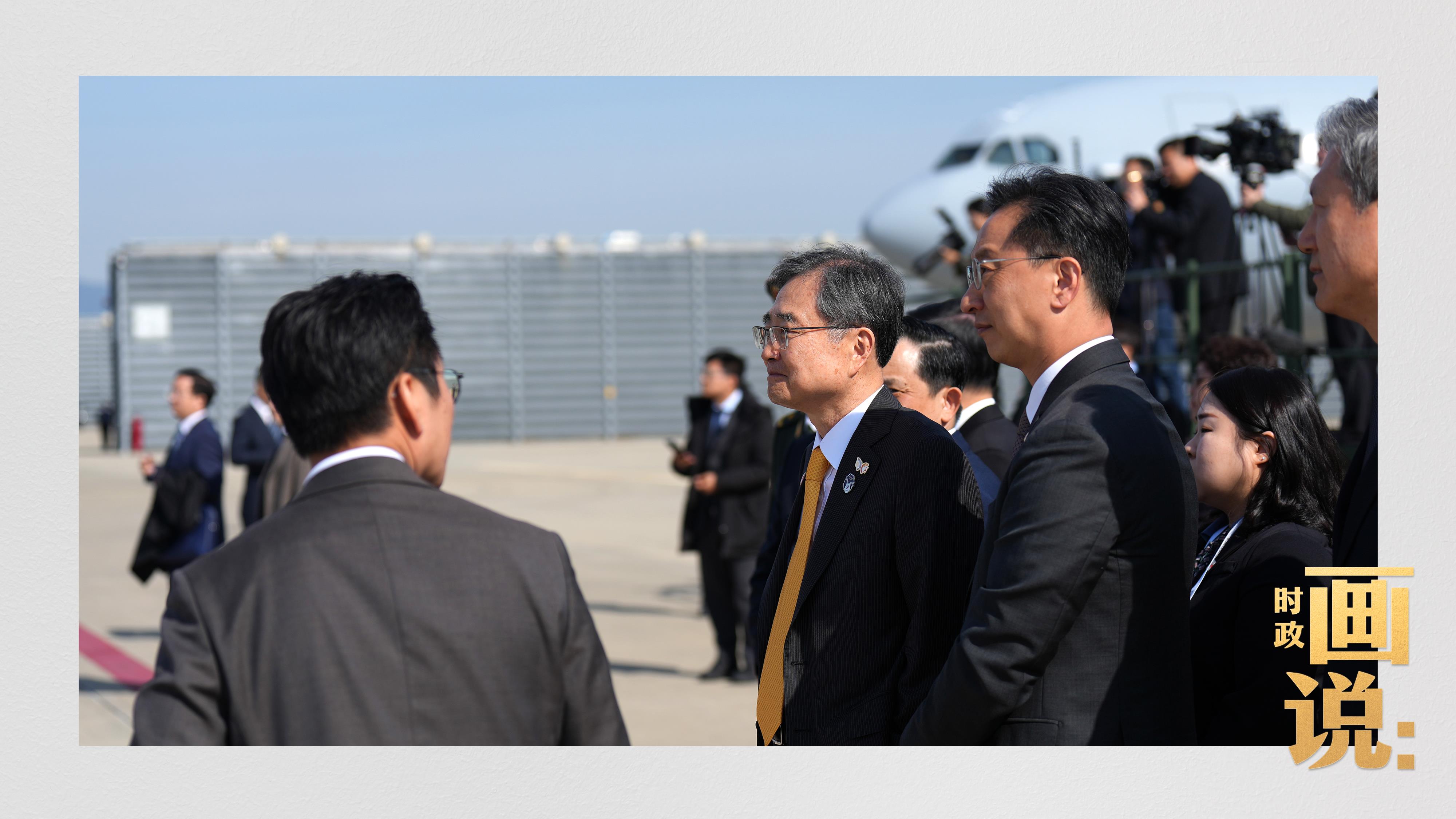 时政画说丨走近邻