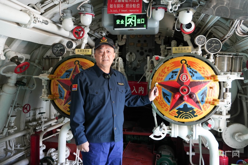 行进的海岸线丨登舱探秘“旅顺口”号潜艇的深海印记 新时代续写“远航”新篇