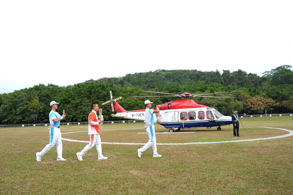 三地联动四城同传！第十五届全运会火炬传递活动举行