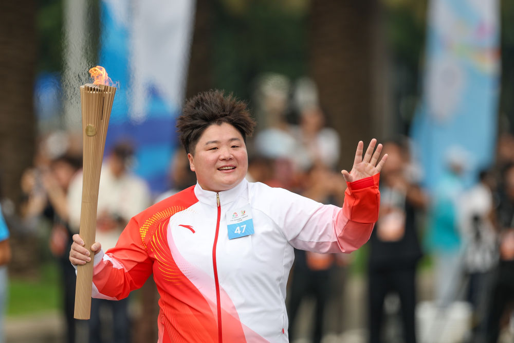 三地联动四城同传！第十五届全运会火炬传递活动举行