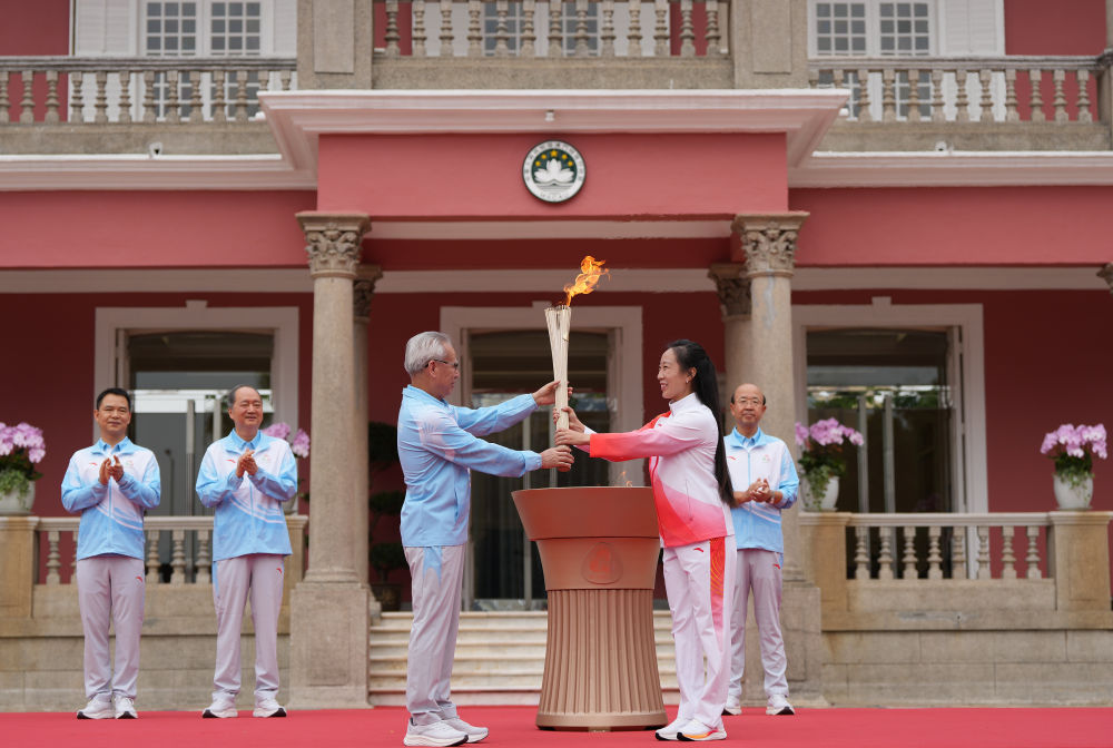 三地联动四城同传！第十五届全运会火炬传递活动举行