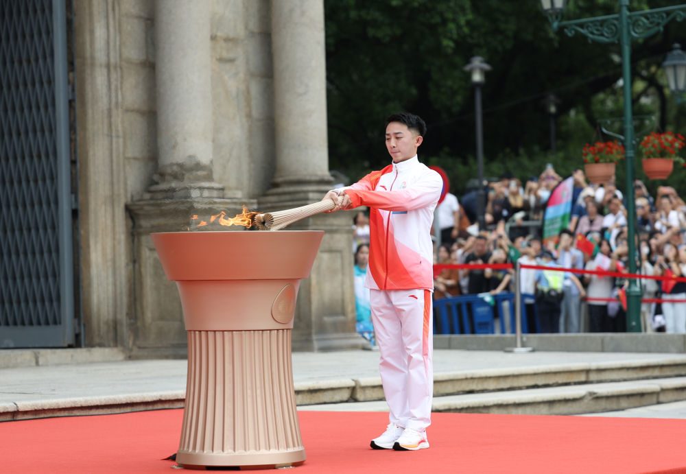 三地联动四城同传！第十五届全运会火炬传递活动举行