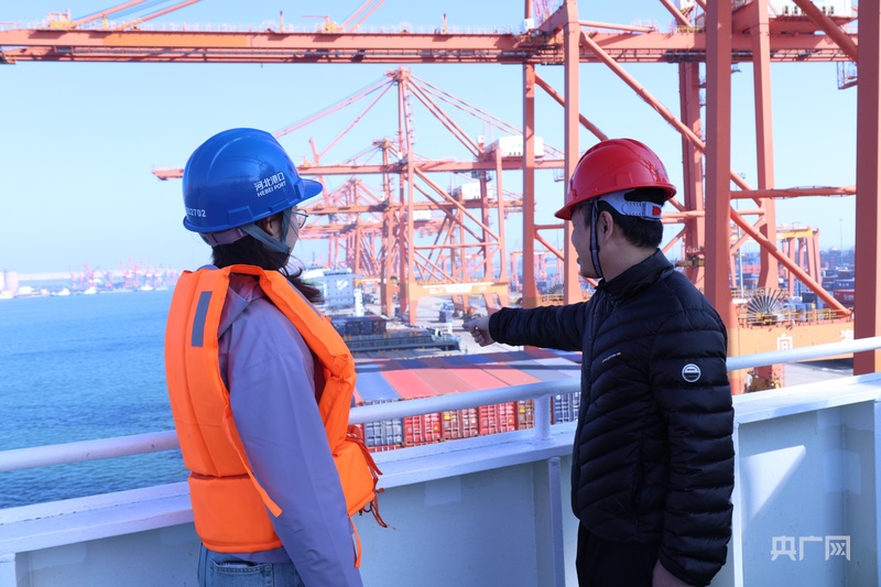 行进的海岸线丨智慧大港货通全球 5G智能科技范儿拉满