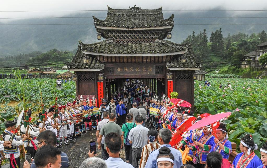 “村字号”频闪光,“土味”浪潮魅力何在?