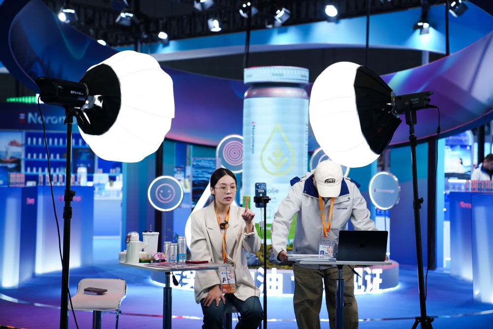 第八届进博会|越长越“高”!进博会八岁了 第八届进博会|越长越“高”!进博会八岁了