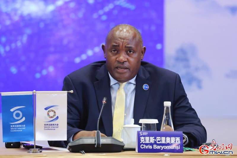 克里斯·巴里奥蒙西:构建网络空间命运共同体理念是解决发展问题的行动指南 克里斯·巴里奥蒙西:构建网络空间命运共同体理念是解决发展问题的行动指南