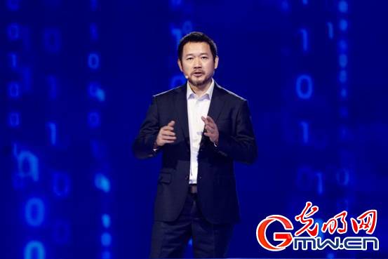 “实用化大规模高速可编程光量子计算芯片关键技术与应用”获2025年世界互联网大会领先科技奖 “实用化大规模高速可编程光量子计算芯片关键技术与应用”获2025年世界互联网大会领先科技奖