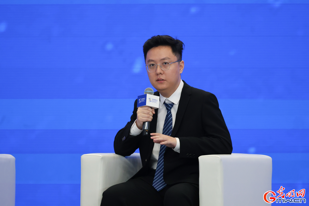 陈德里:在AI发展不同阶段,科技公司应承担不同角色 陈德里:在AI发展不同阶段,科技公司应承担不同角色