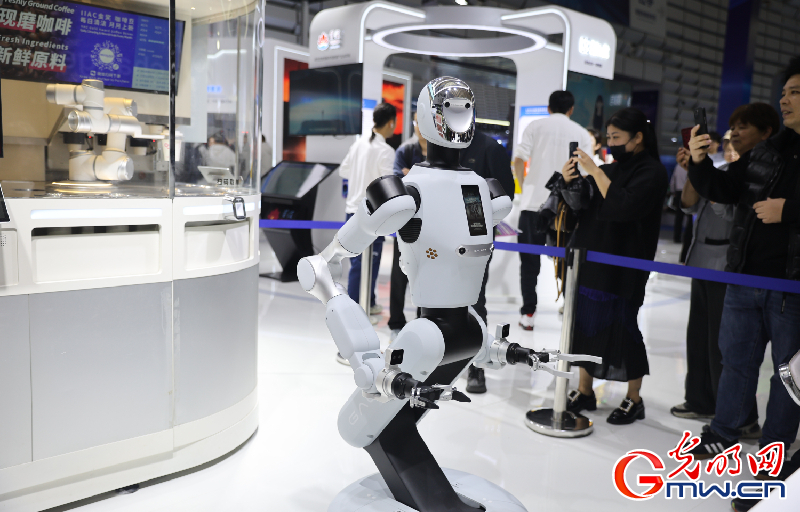 【乌镇视窗】互联网之光博览会|机器人带来的温暖与趣味 【乌镇视窗】互联网之光博览会|机器人带来的温暖与趣味