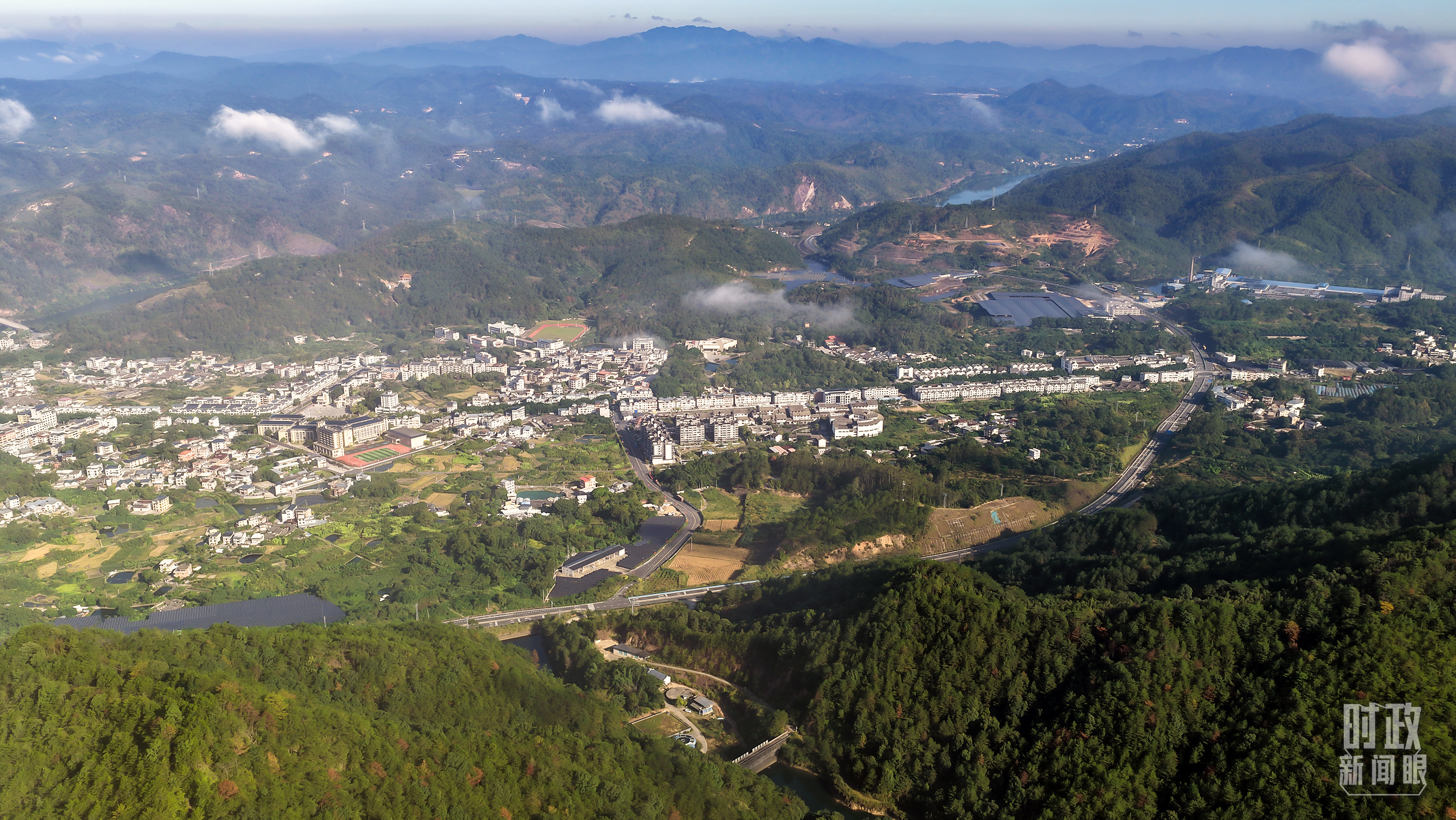 时政新闻眼丨四中全会后首次考察,习近平来到广东梅州