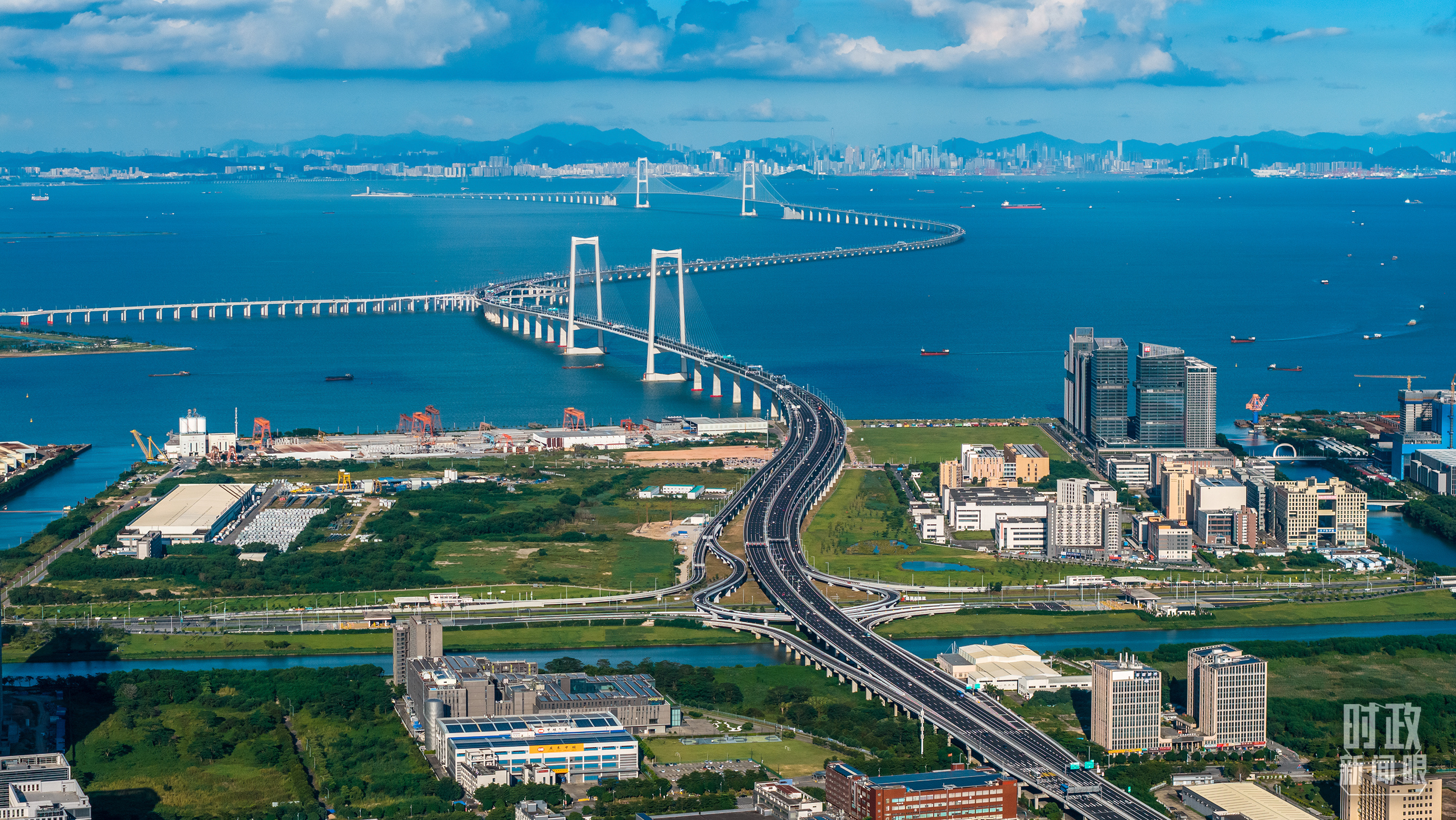 时政新闻眼丨“十五五”如何走在前、作示范、挑大梁?习近平为广东发展作出战略指引