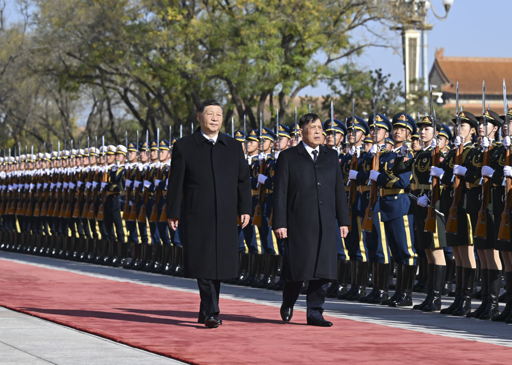 新华图讯丨习近平会见泰国国王哇集拉隆功